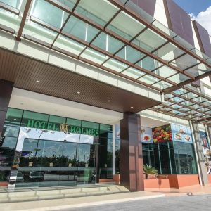 Hotel Holmes Gelang Patah