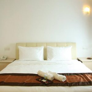 Peach Hill Hotel & Cafe