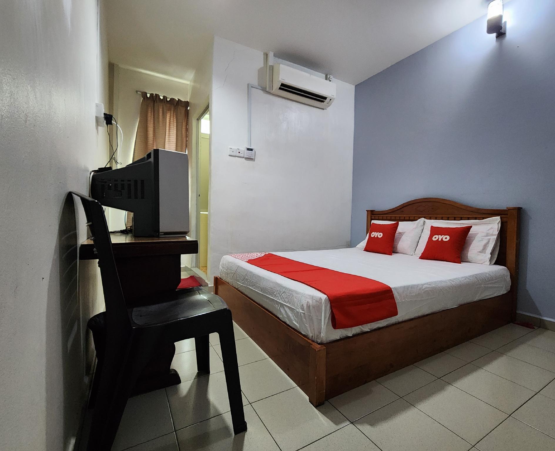 OYO 90743 Hotel Ban Cheong - Image 2