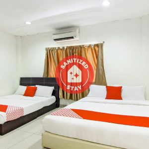 OYO 304 Zero Hour Hotel